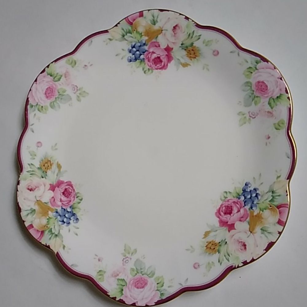 MIKASA BONE CHINA PLATE FLORAL
